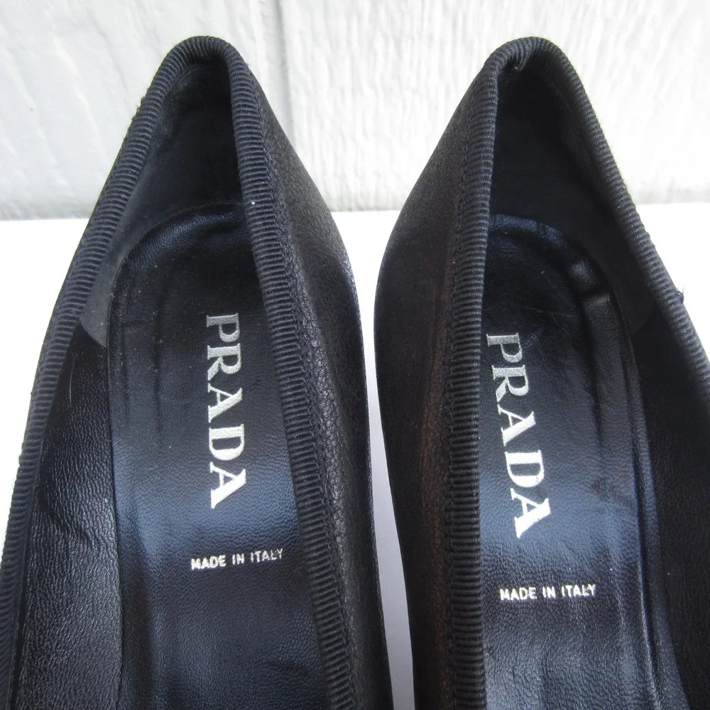 PRADA Heels size 5.5 Black Leather Floral Applique Kitten Pointed Toe Luxury Y2K